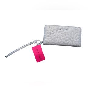 NWT Betsey Johnson Zip Around Wallet Wristlet Clutch Quilted Light Blue Bag